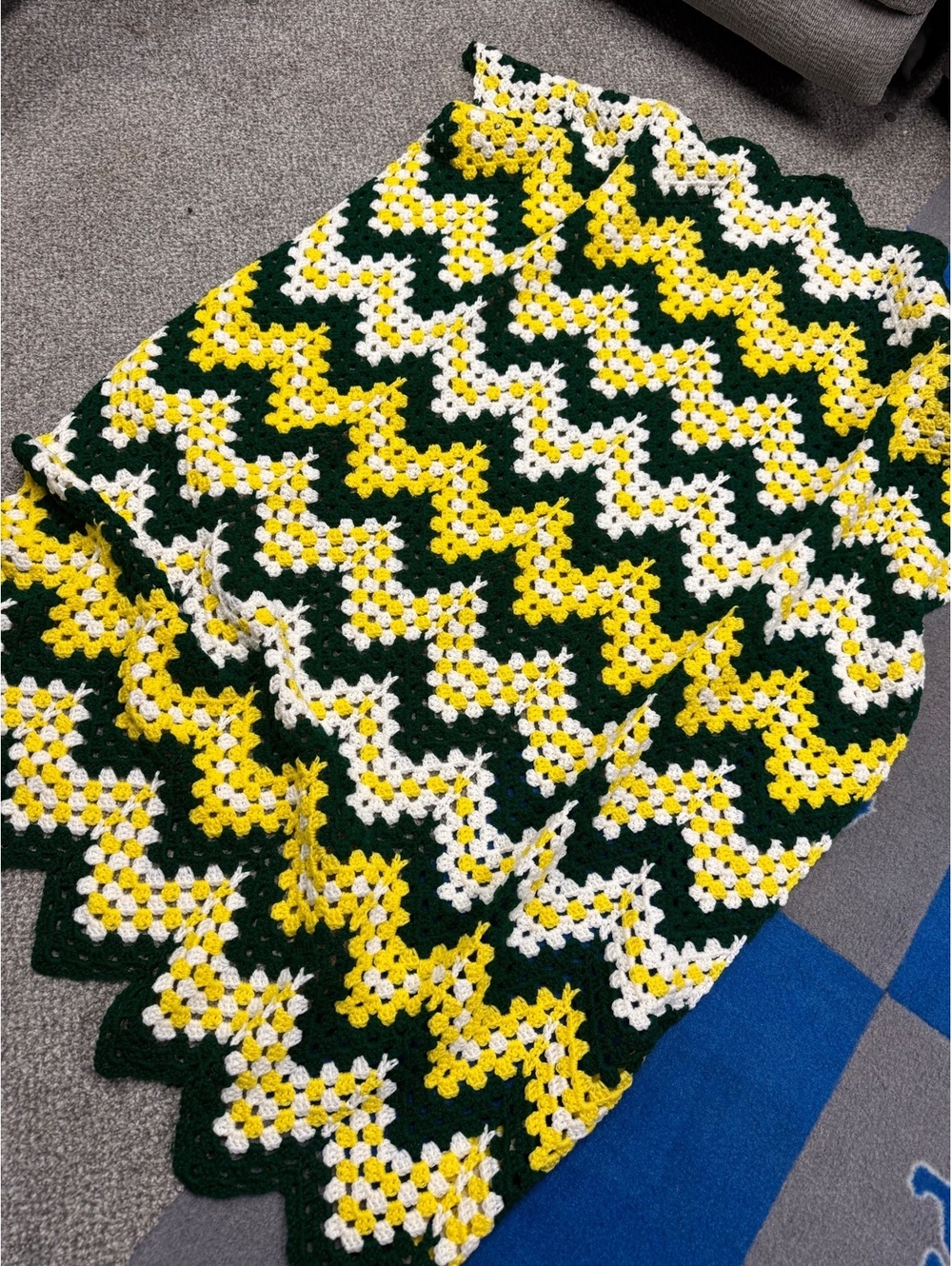Handmade Crocheted Chevron Afghan Throw Blanket Green Gold White Packers